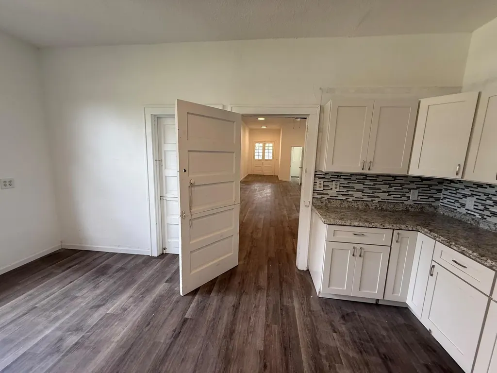 18 E Pleasant Street Avon Park FL