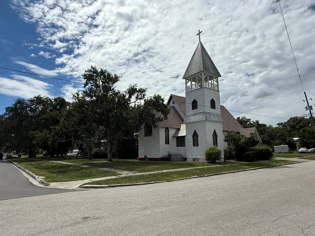 18 E Pleasant Street Avon Park FL