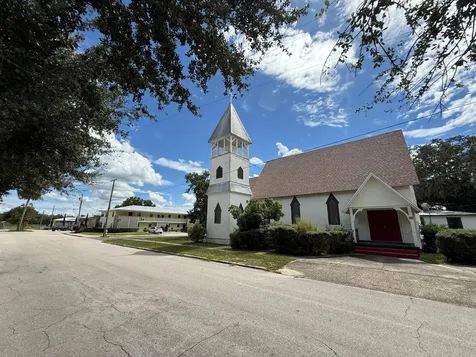 18 E Pleasant Street Avon Park FL