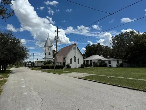 18 E Pleasant Street Avon Park FL