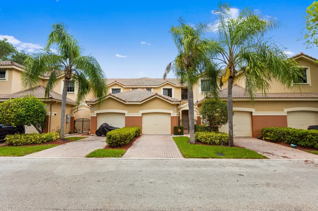 3915 Vista Grove Lane Weston FL 33332