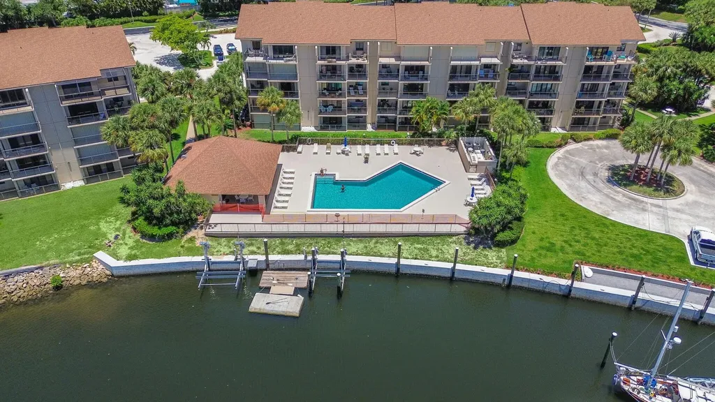 1701 Marina Isle Way Jupiter FL 33477