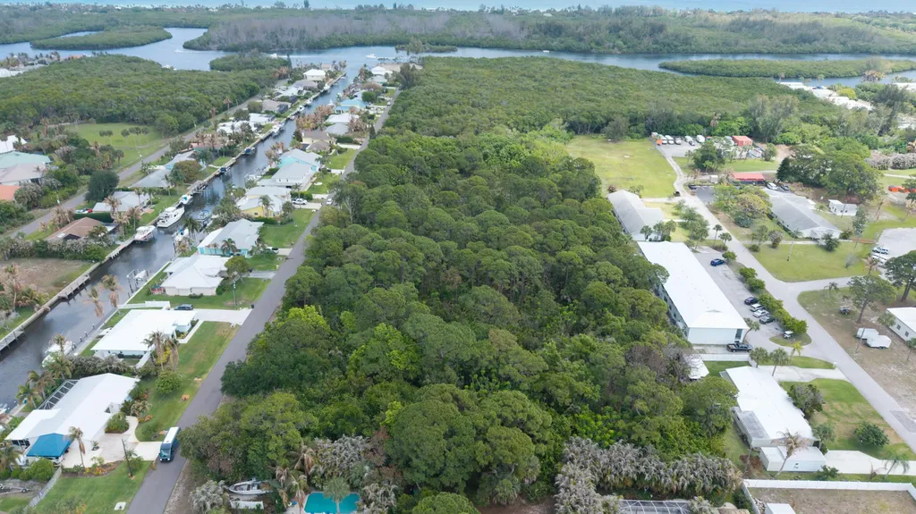 Unassigned SE Delafield Street Hobe Sound FL 33455