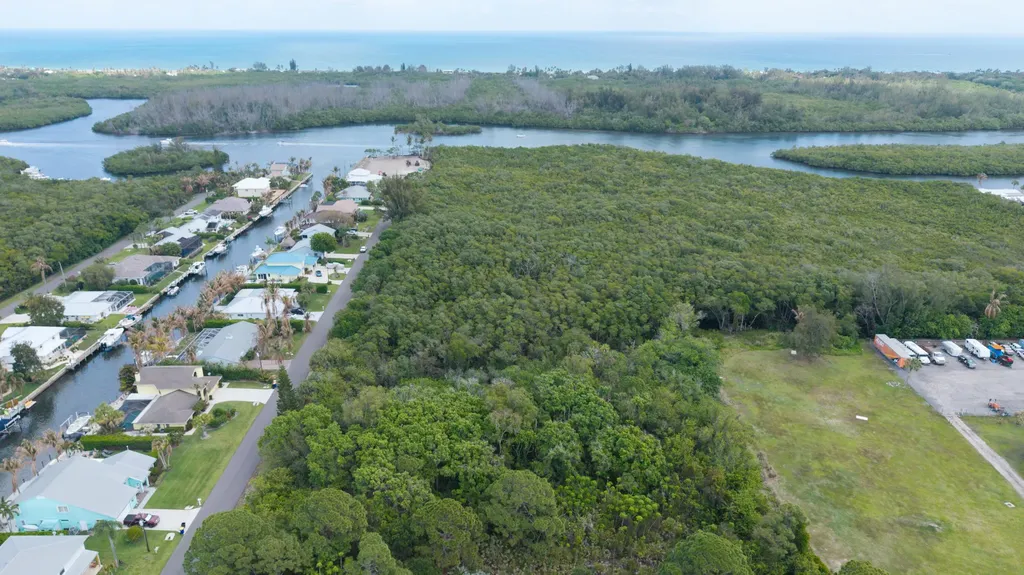 Unassigned SE Delafield Street Hobe Sound FL 33455