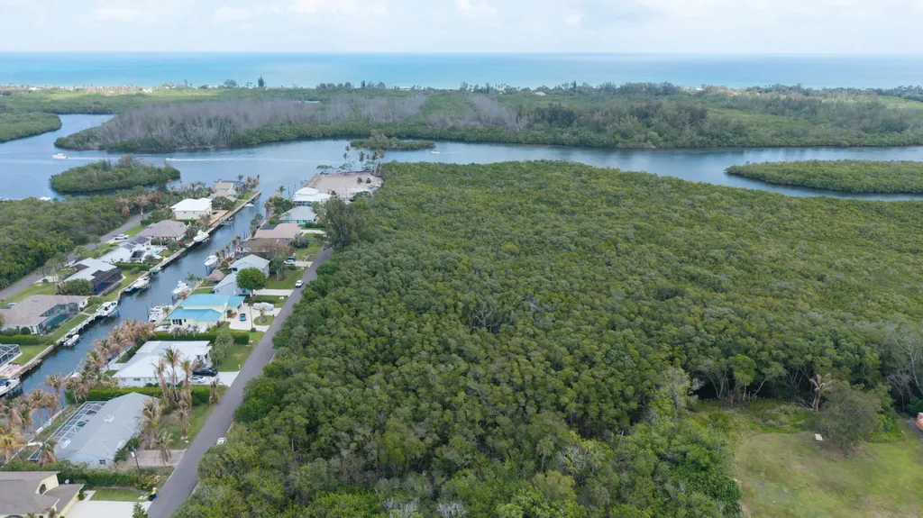 Unassigned SE Delafield Street Hobe Sound FL 33455