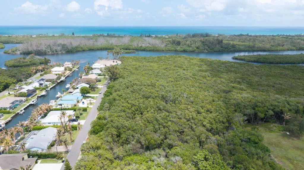 Unassigned SE Delafield Street Hobe Sound FL 33455