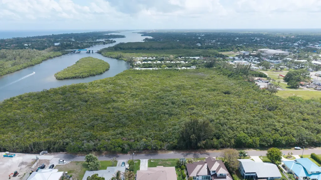 Unassigned SE Delafield Street Hobe Sound FL 33455
