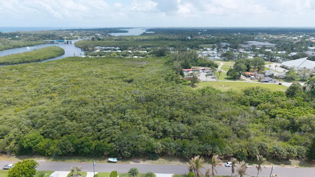 Unassigned SE Delafield Street Hobe Sound FL 33455