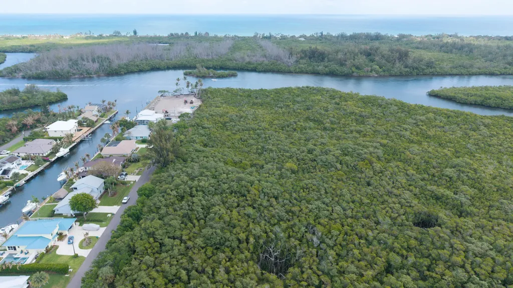 Unassigned SE Delafield Street Hobe Sound FL 33455