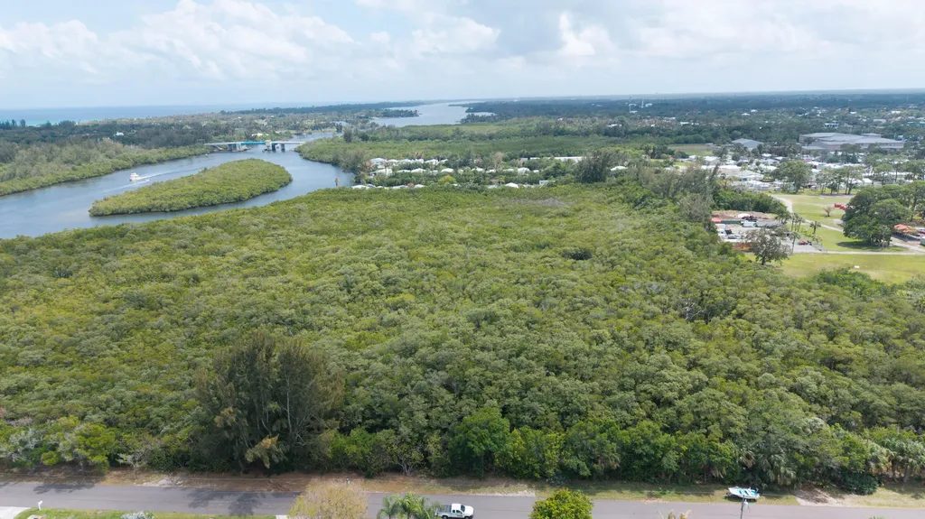 Unassigned SE Delafield Street Hobe Sound FL 33455