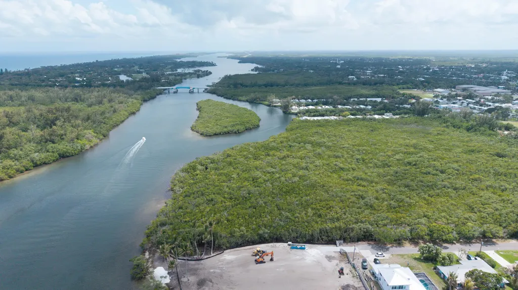 Unassigned SE Delafield Street Hobe Sound FL 33455