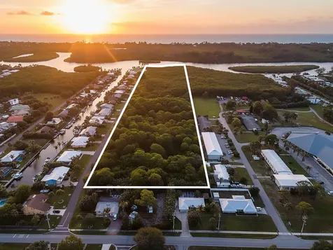 Unassigned SE Delafield Street Hobe Sound FL 33455