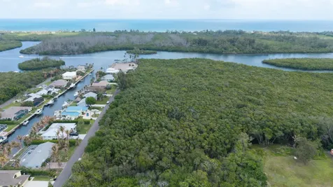 Unassigned SE Delafield Street Hobe Sound FL 33455
