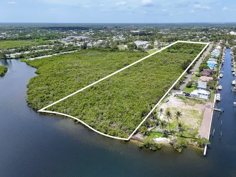 Unassigned SE Delafield Street Hobe Sound FL 33455