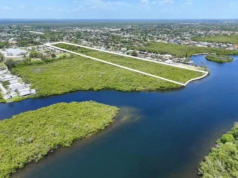 Unassigned SE Delafield Street Hobe Sound FL 33455