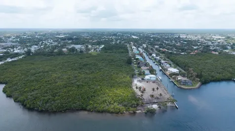 Unassigned SE Delafield Street Hobe Sound FL 33455