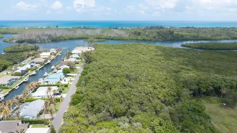 Unassigned SE Delafield Street Hobe Sound FL 33455