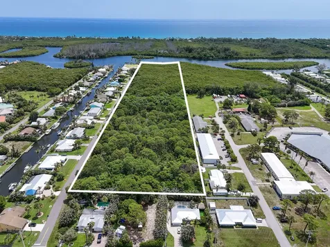 Unassigned SE Delafield Street Hobe Sound FL 33455