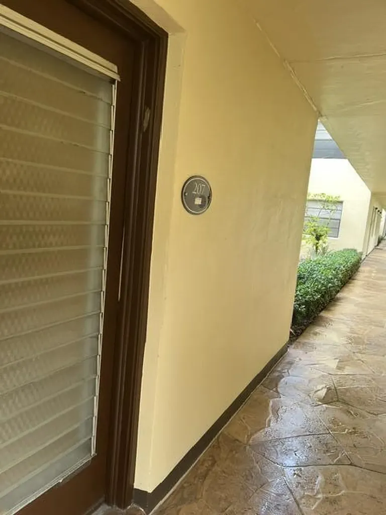 207 E Capri E Delray Beach FL 33484