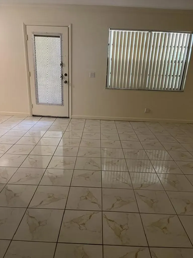 207 Capri E Delray Beach FL 33484