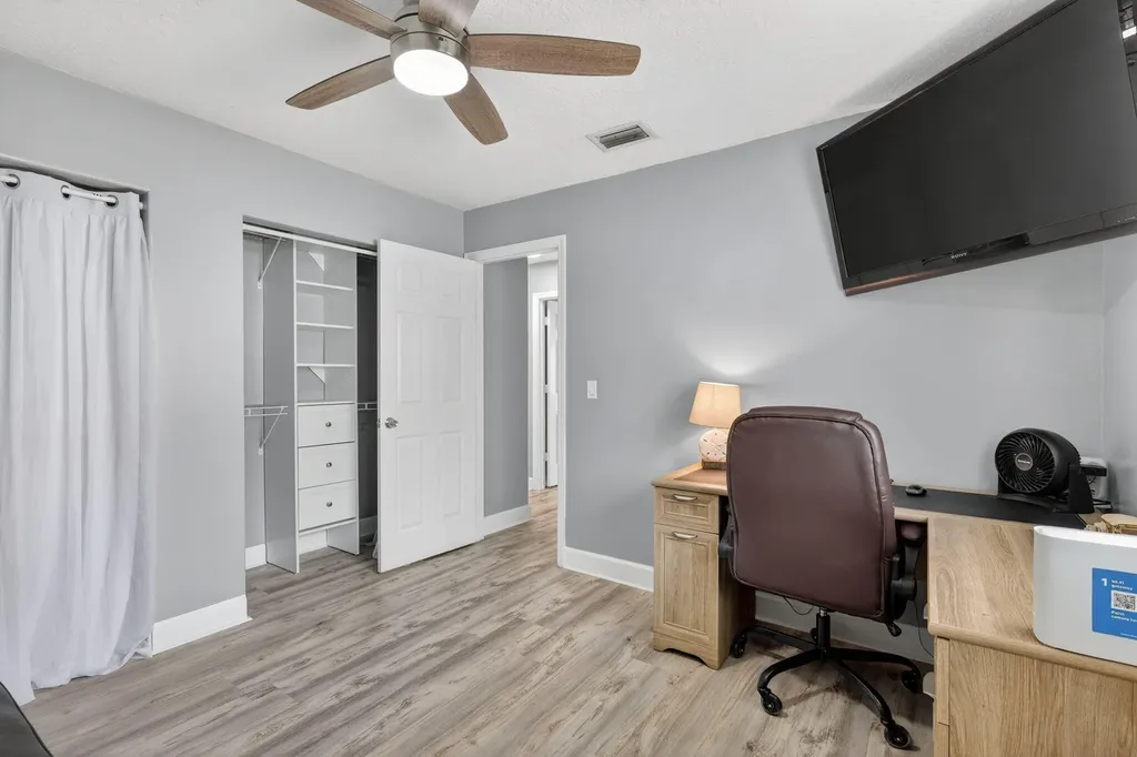 2026 7th Court SW Vero Beach FL 32962