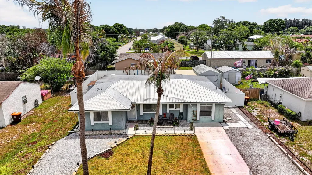 2026 7th Court SW Vero Beach FL 32962