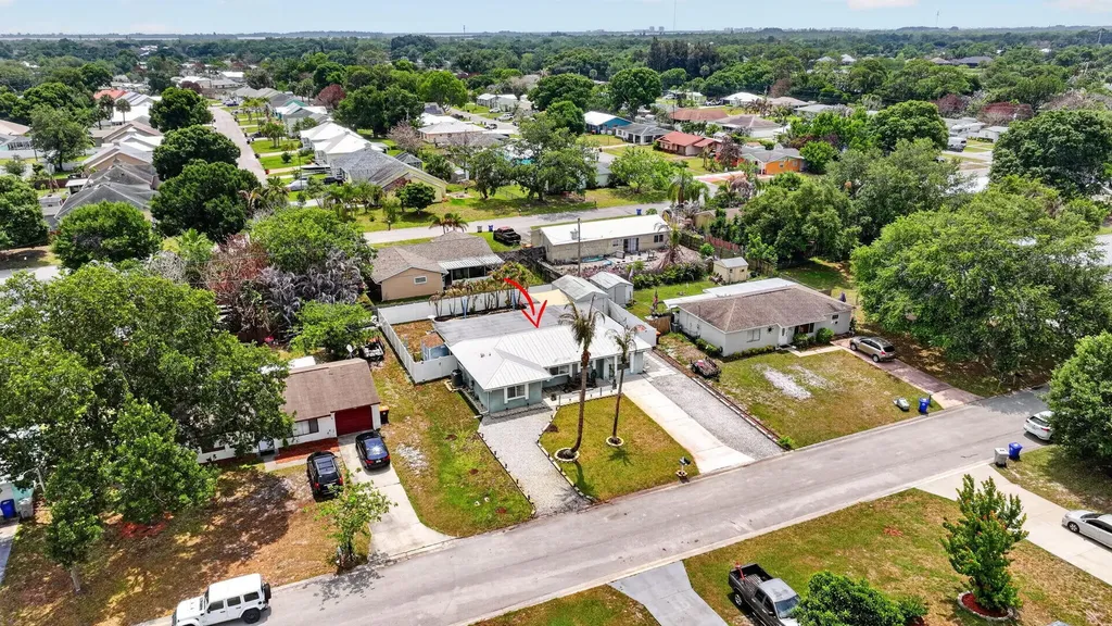 2026 7th Court SW Vero Beach FL 32962