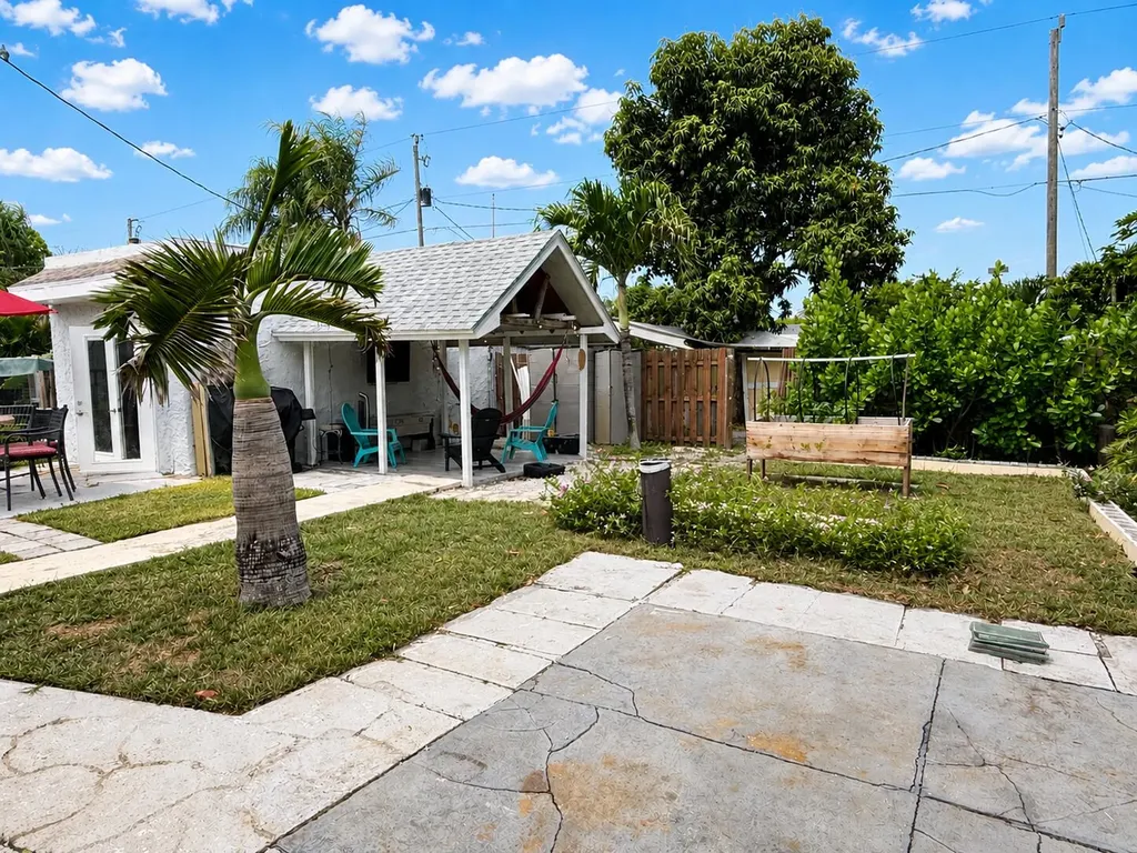 429 Greenbriar Drive West Palm Beach FL 33403