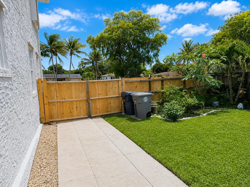 429 Greenbriar Drive West Palm Beach FL 33403