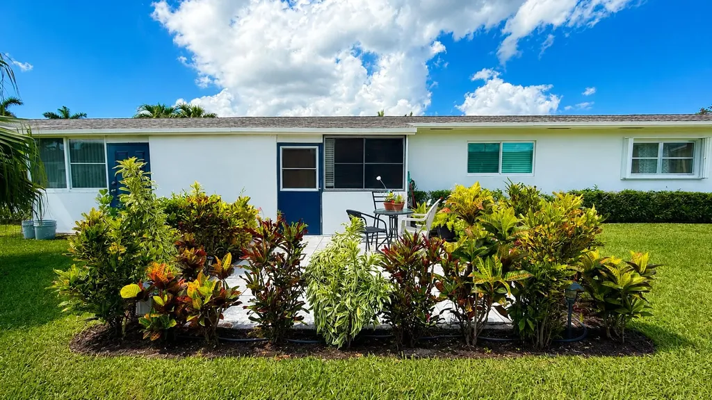 2716 E Emory Drive Drive E West Palm Beach FL 33415