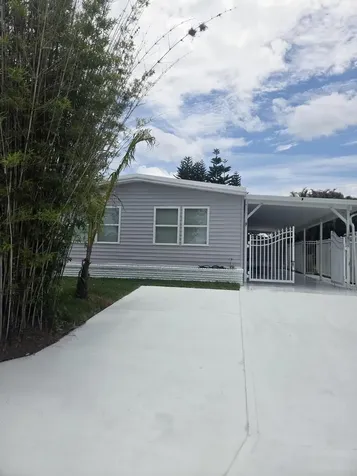 6950 SE Congress Street Hobe Sound FL 33455