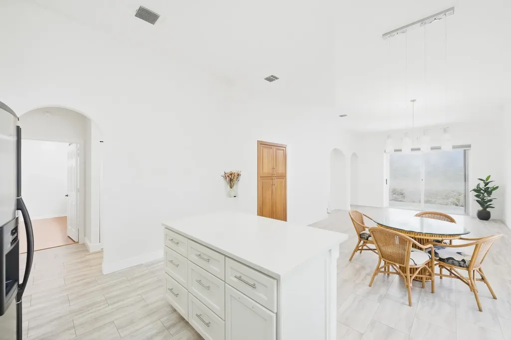 8534 Vía D Oro Boca Raton FL 33433