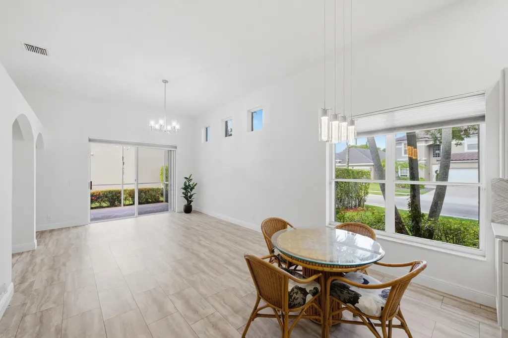 8534 Vía D Oro Boca Raton FL 33433