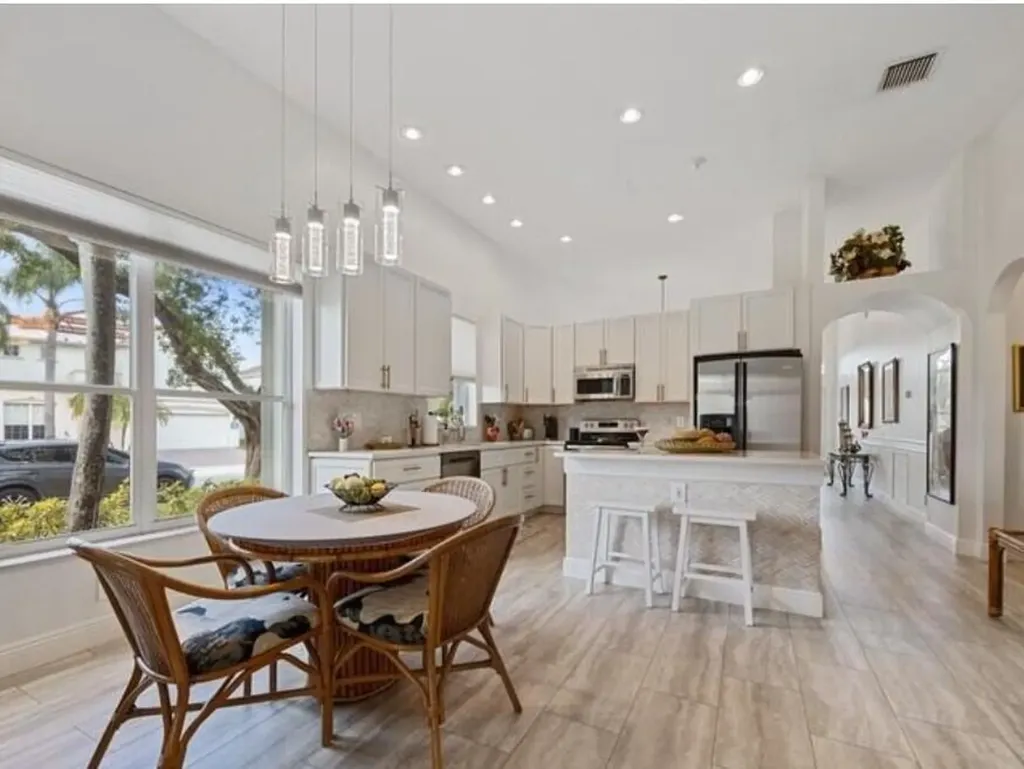 8534 Vía D Oro Boca Raton FL 33433