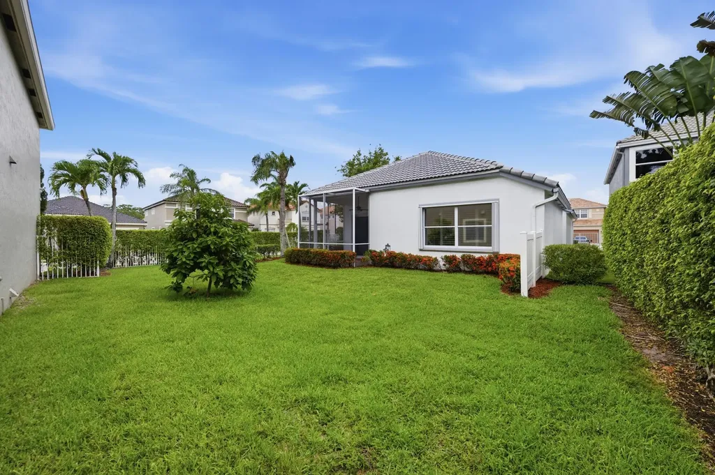 8534 Vía D Oro Boca Raton FL 33433