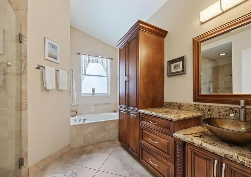 8534 Vía D Oro Boca Raton FL 33433