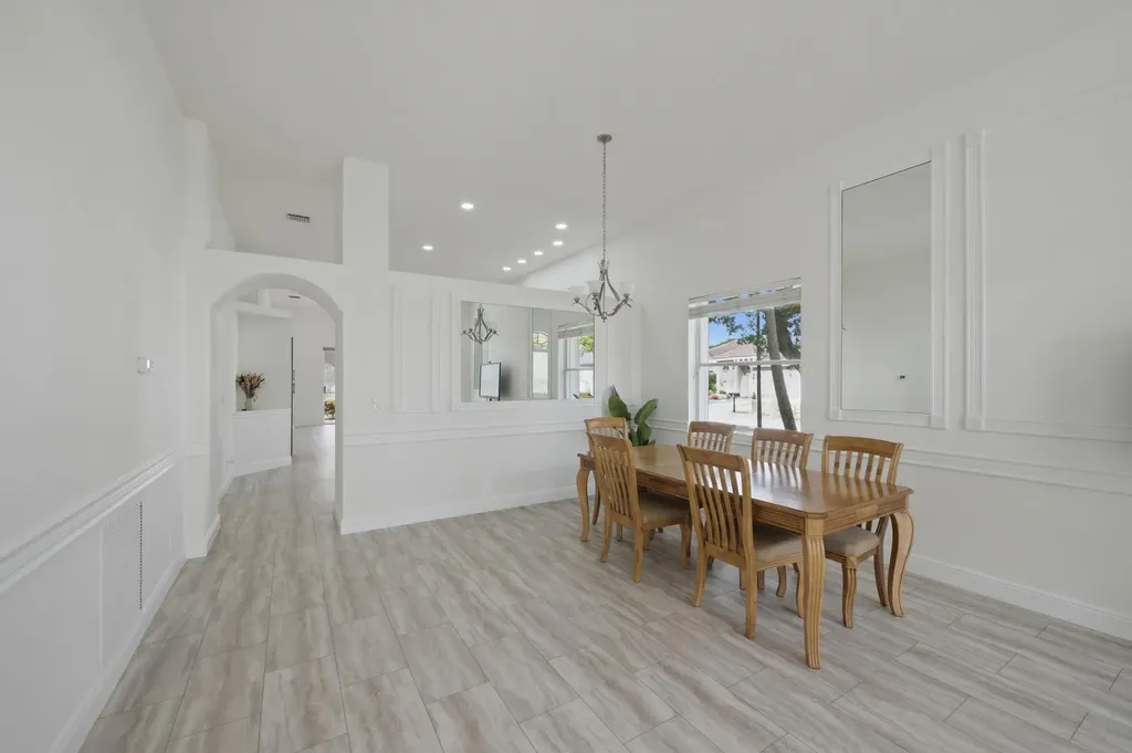 8534 Vía D Oro Boca Raton FL 33433