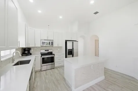 8534 Vía D Oro Boca Raton FL 33433