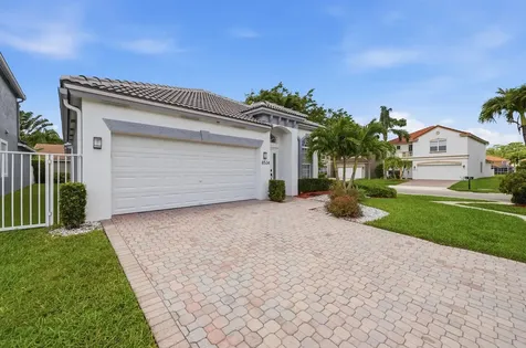 8534 Vía D Oro Boca Raton FL 33433