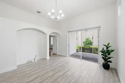 8534 Vía D Oro Boca Raton FL 33433