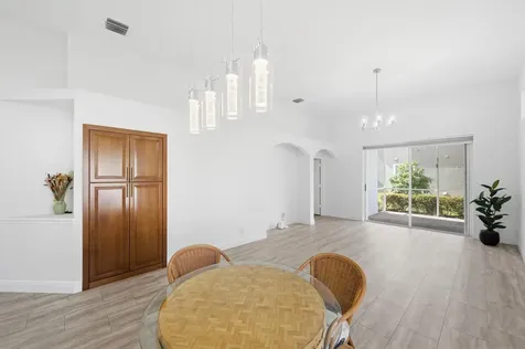 8534 Vía D Oro Boca Raton FL 33433