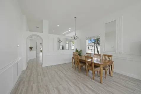8534 Vía D Oro Boca Raton FL 33433