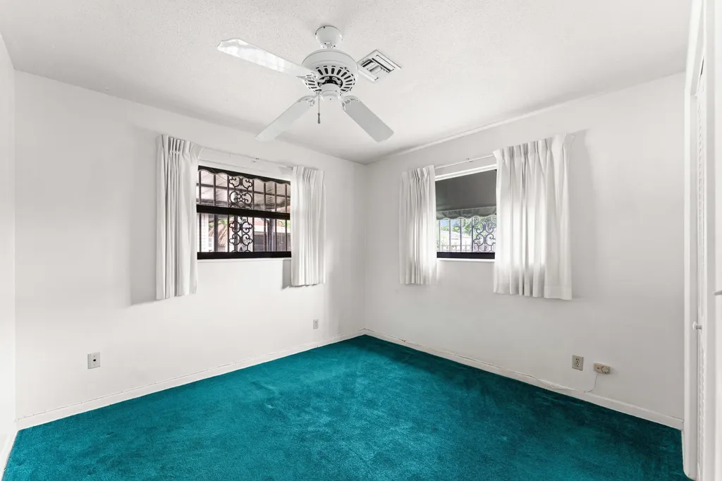 2118 W Palma Circle West Palm Beach FL 33415