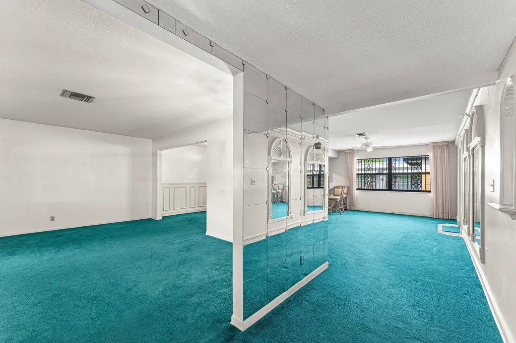 2118 W Palma Circle West Palm Beach FL 33415
