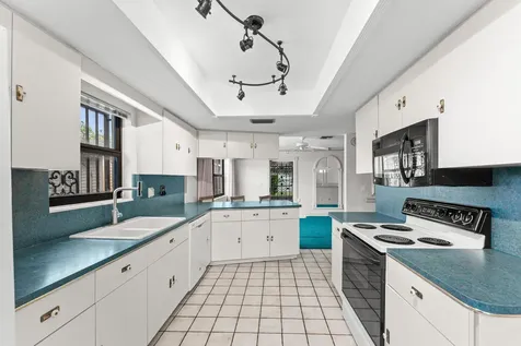 2118 W Palma Circle West Palm Beach FL 33415