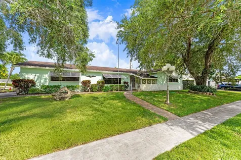 2118 W Palma Circle West Palm Beach FL 33415