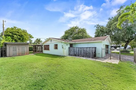 2118 W Palma Circle West Palm Beach FL 33415