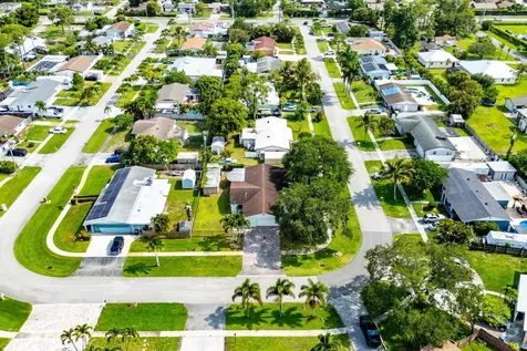 2118 W Palma Circle West Palm Beach FL 33415
