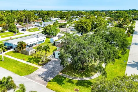 2118 W Palma Circle West Palm Beach FL 33415