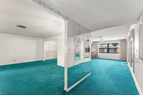 2118 W Palma Circle West Palm Beach FL 33415